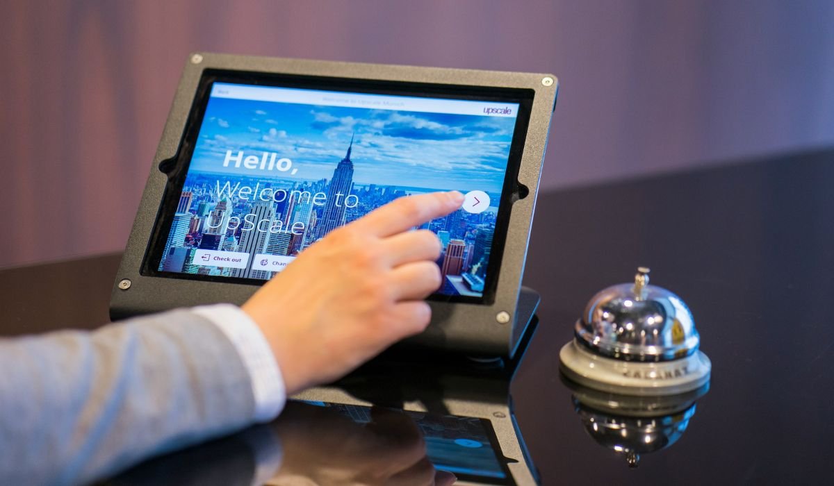 Khách hàng ngày càng tìm hiểu kỹ lưỡng trên mạng để chọn khách sạn giá tốt.